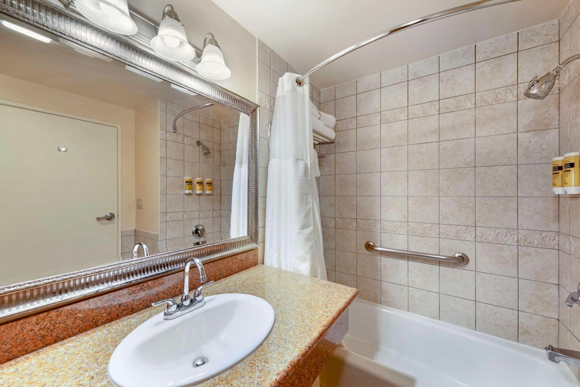 Best Western Plus Country Park Hotel Техачапи Екстериор снимка
