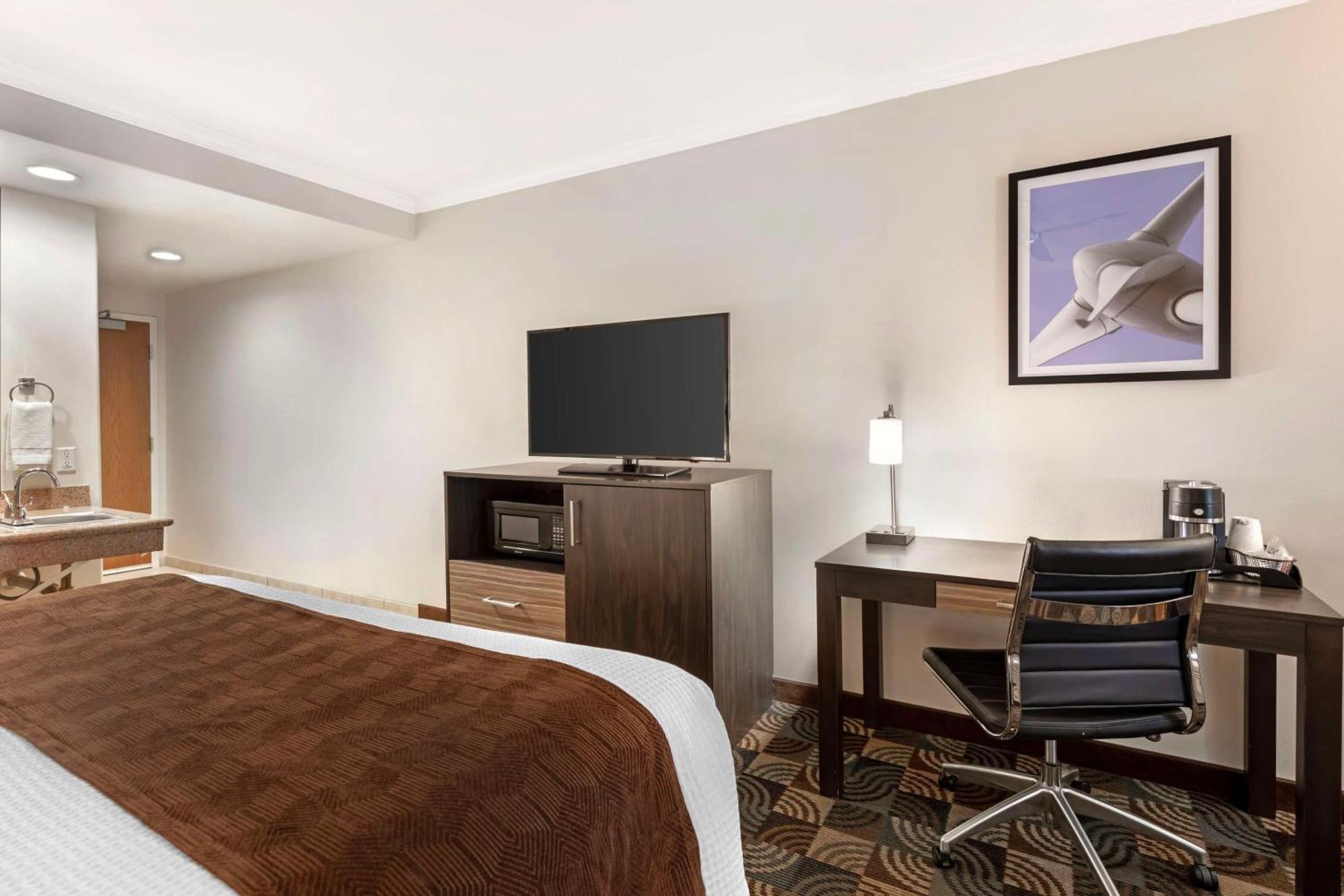 Best Western Plus Country Park Hotel Техачапи Екстериор снимка