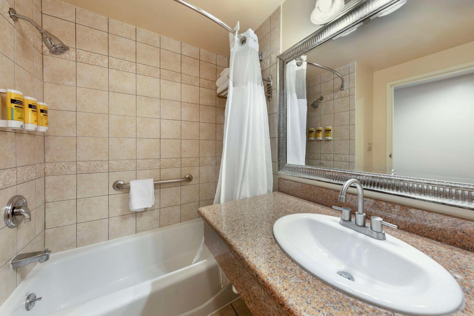 Best Western Plus Country Park Hotel Техачапи Екстериор снимка