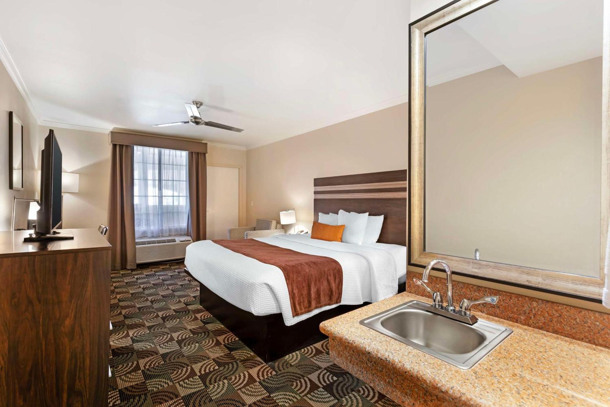 Best Western Plus Country Park Hotel Техачапи Екстериор снимка