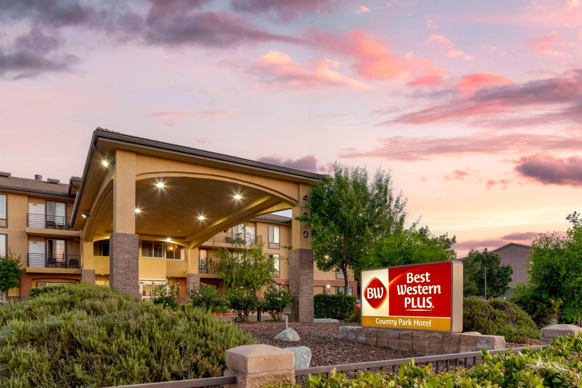 Best Western Plus Country Park Hotel Техачапи Екстериор снимка